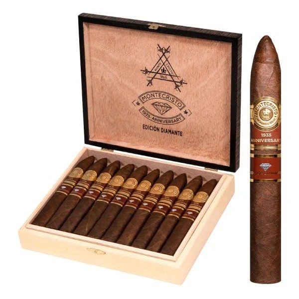 Box of Montecristo 1935 Anniversary Edicion Diamante cigars with dark brown wrappers